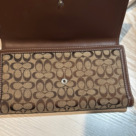 Coach Brown‎ Signature Wallet - Picture 4 of 7
